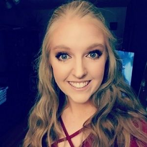 Meet your Posher, Leah